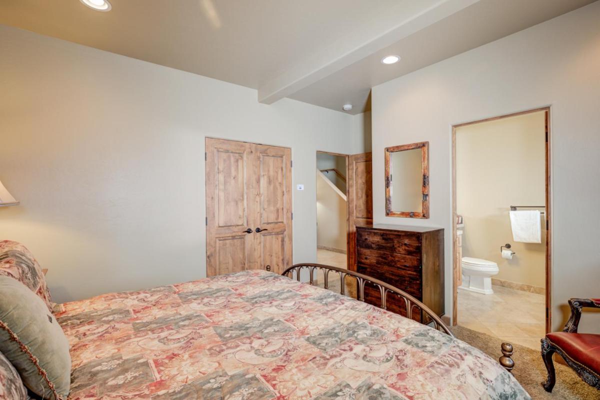 Alpine Meadows Chalet 2 Silver Star Main image 1