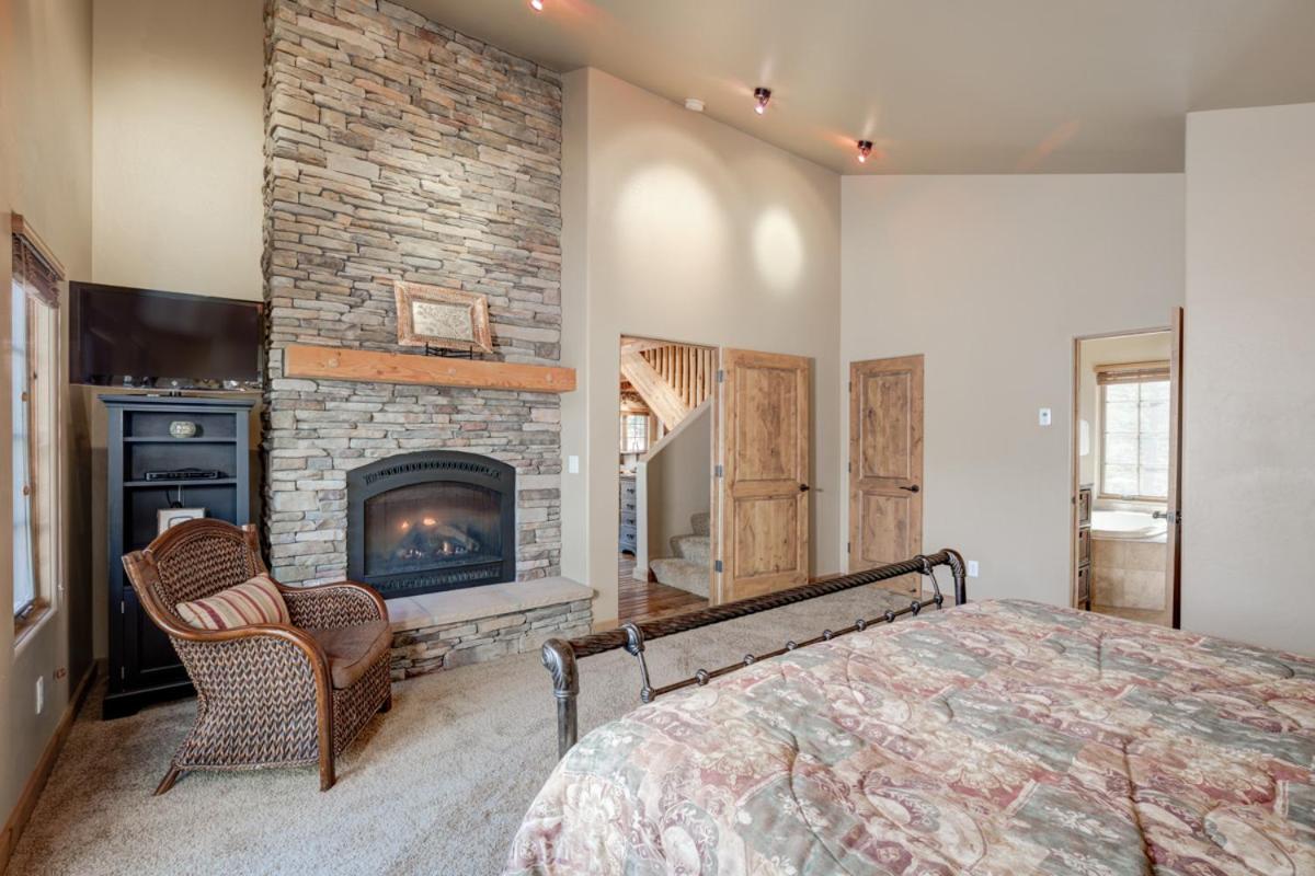 Alpine Meadows Chalet 2 Silver Star Main image 2